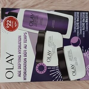 Brand New LIMITED EDITION OLAY AGE DEFYING HYDRATION GIFT SET